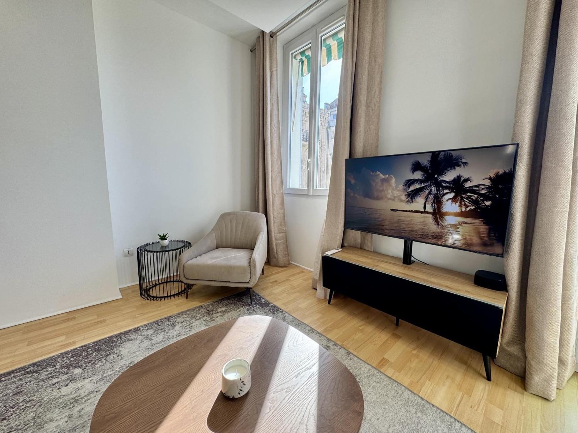Charmante Vue Carmela Cannes